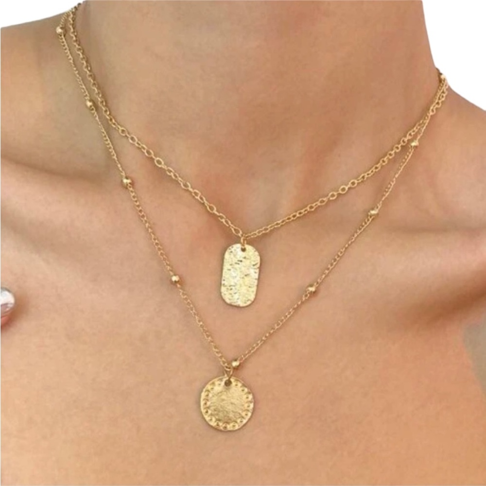 Elegant Gold Layered Necklace